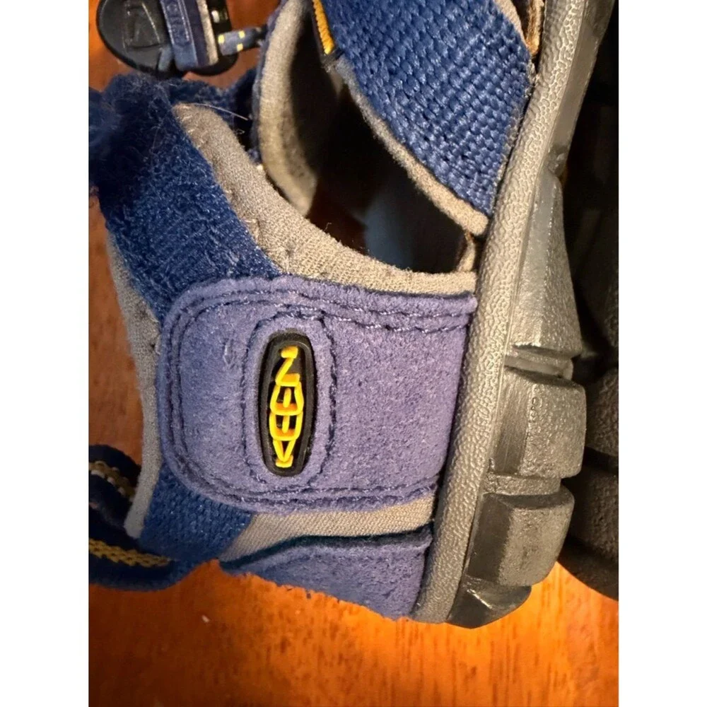 KEEN Unisex- Kids Newport H2 Closed Toe Water Sandals Blue Depths/Gargoyle Sz 8